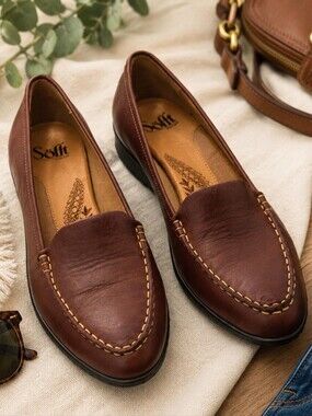 Söfft Brown Leather 2 Inch Heel Topstitched Loafers/shoes. Ladies 8.5